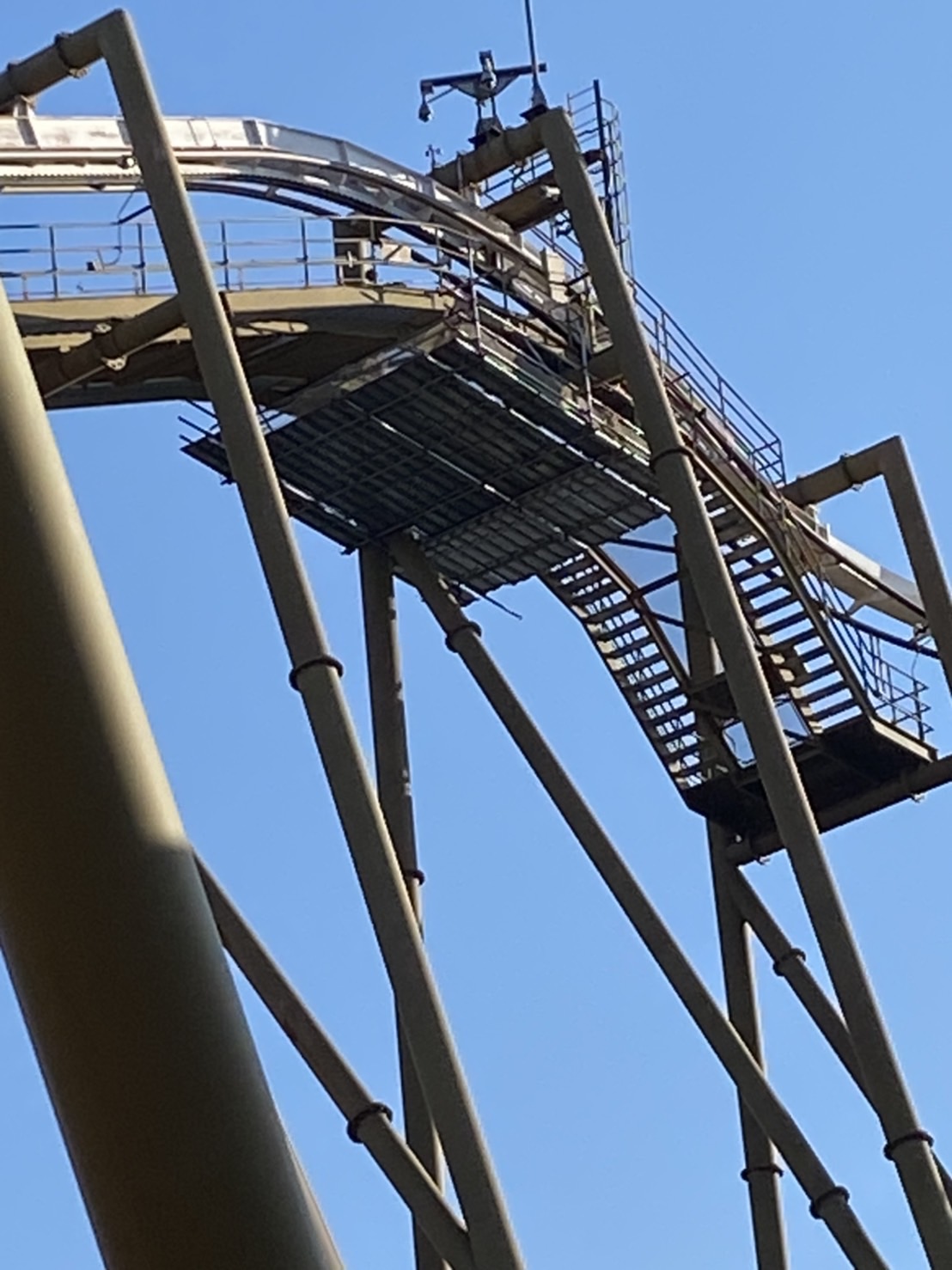 志摩スペイン村 吊り足場