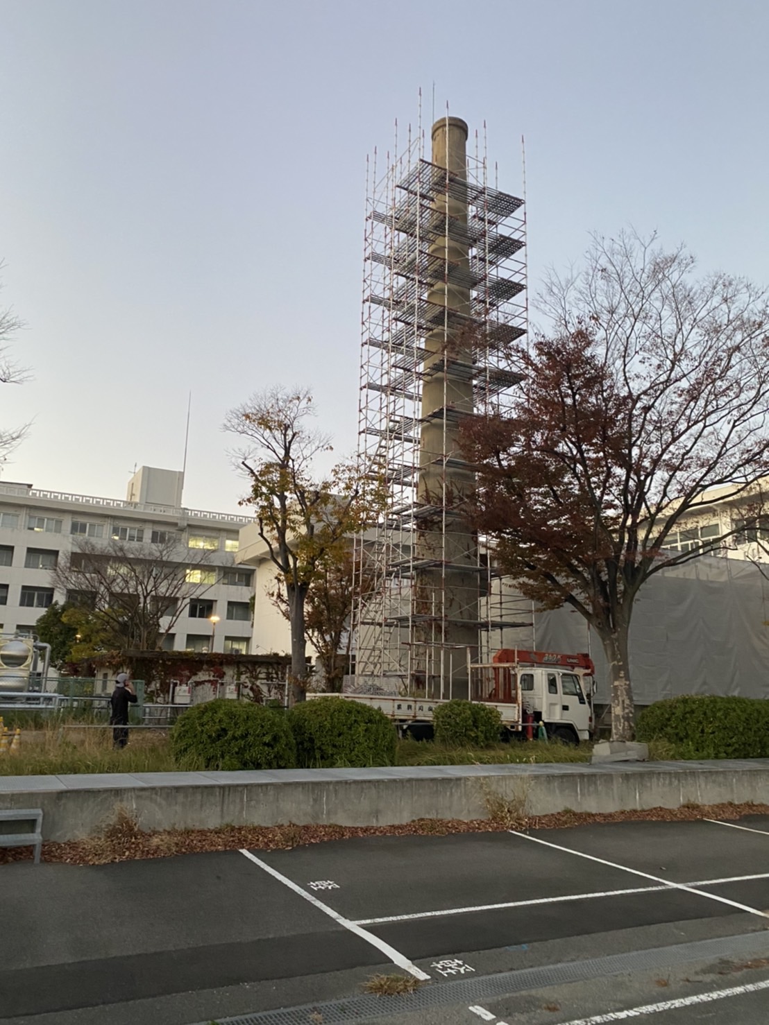 煙突 解体用足場